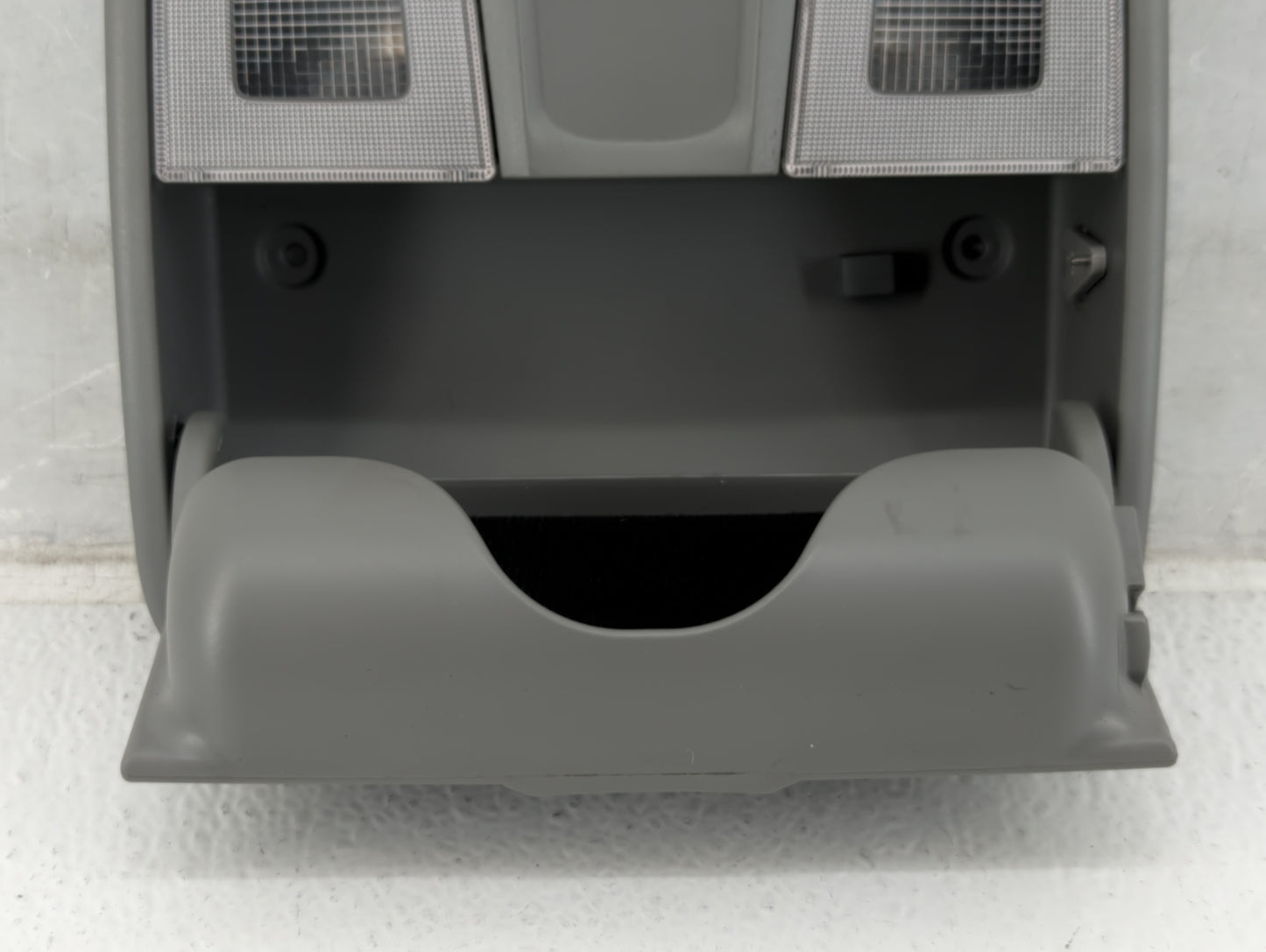 2012-2017 Hyundai Accent Overhead Roof Console 559359 - Oemusedautoparts1.com
