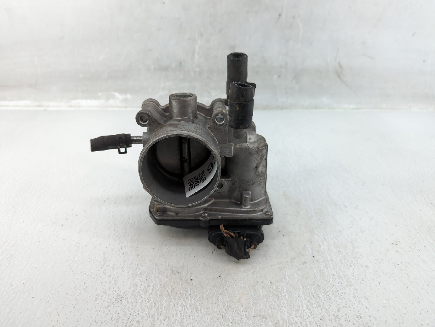 2012-2019 Hyundai Accent Throttle Body P/N:35100-2B300 Fits Fits 2012 2013 2014 2015 2016 2017 2018 2019 OEM Used Auto Parts