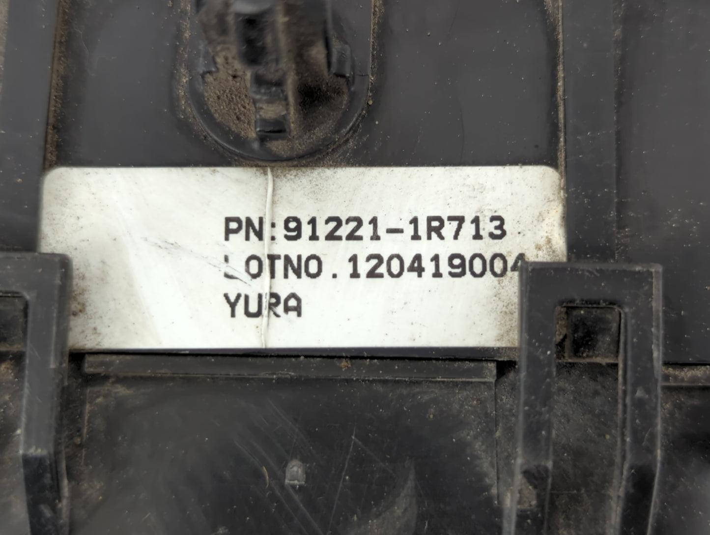 2012-2013 Hyundai Accent Fusebox Fuse Box Panel Relay Module P/N:91221-1R713 Fits Fits 2012 2013 OEM Used Auto Parts - Oemus