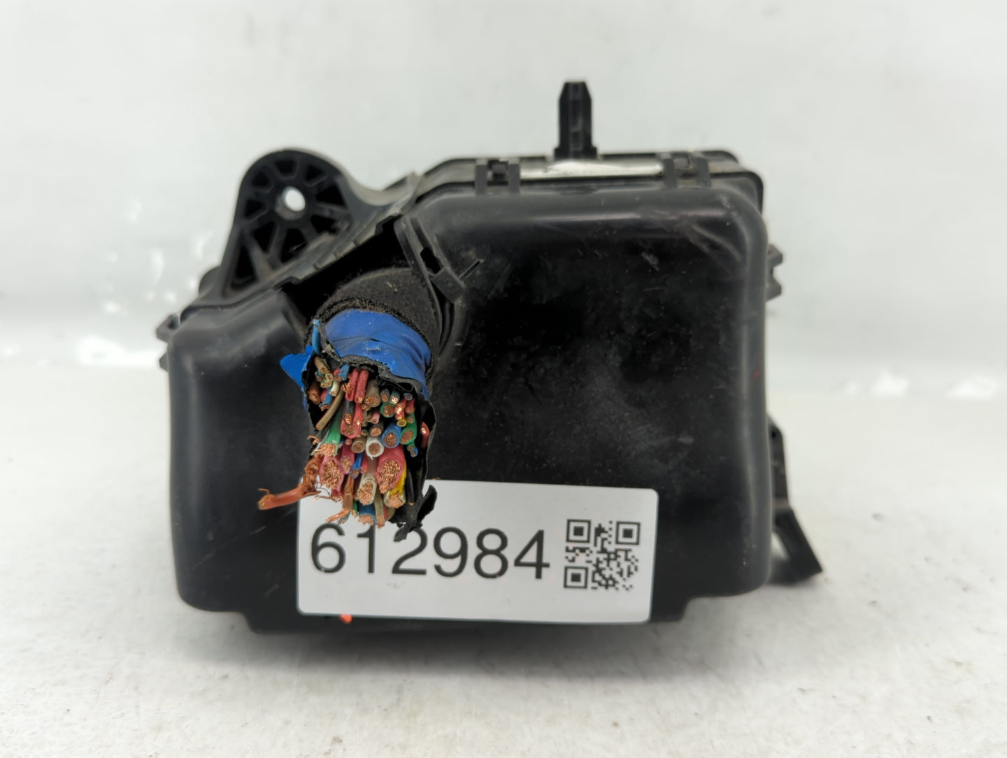 2013-2014 Hyundai Accent Fusebox Fuse Box Panel Relay Module P/N:912201R525 Fits Fits 2013 2014 OEM Used Auto Parts - Oemuse