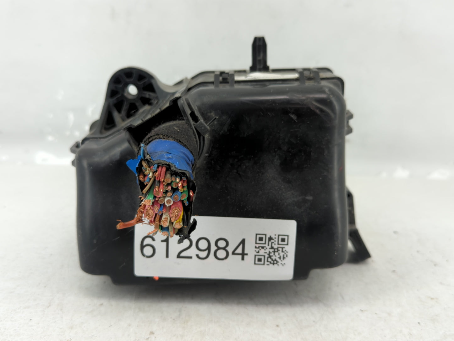 2013-2014 Hyundai Accent Fusebox Fuse Box Panel Relay Module P/N:912201R525 Fits Fits 2013 2014 OEM Used Auto Parts - Oemuse