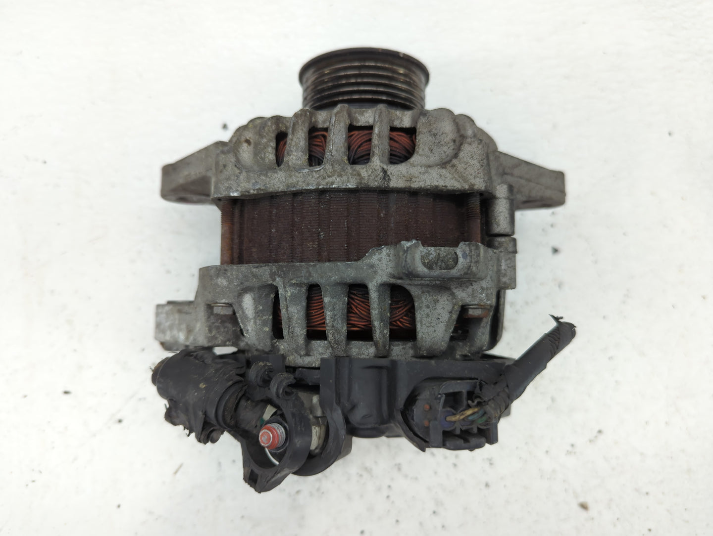 2012-2014 Hyundai Accent Alternator Replacement Generator Charging Assembly Engine OEM P/N:2607372 37300-2B300 Fits OEM Used