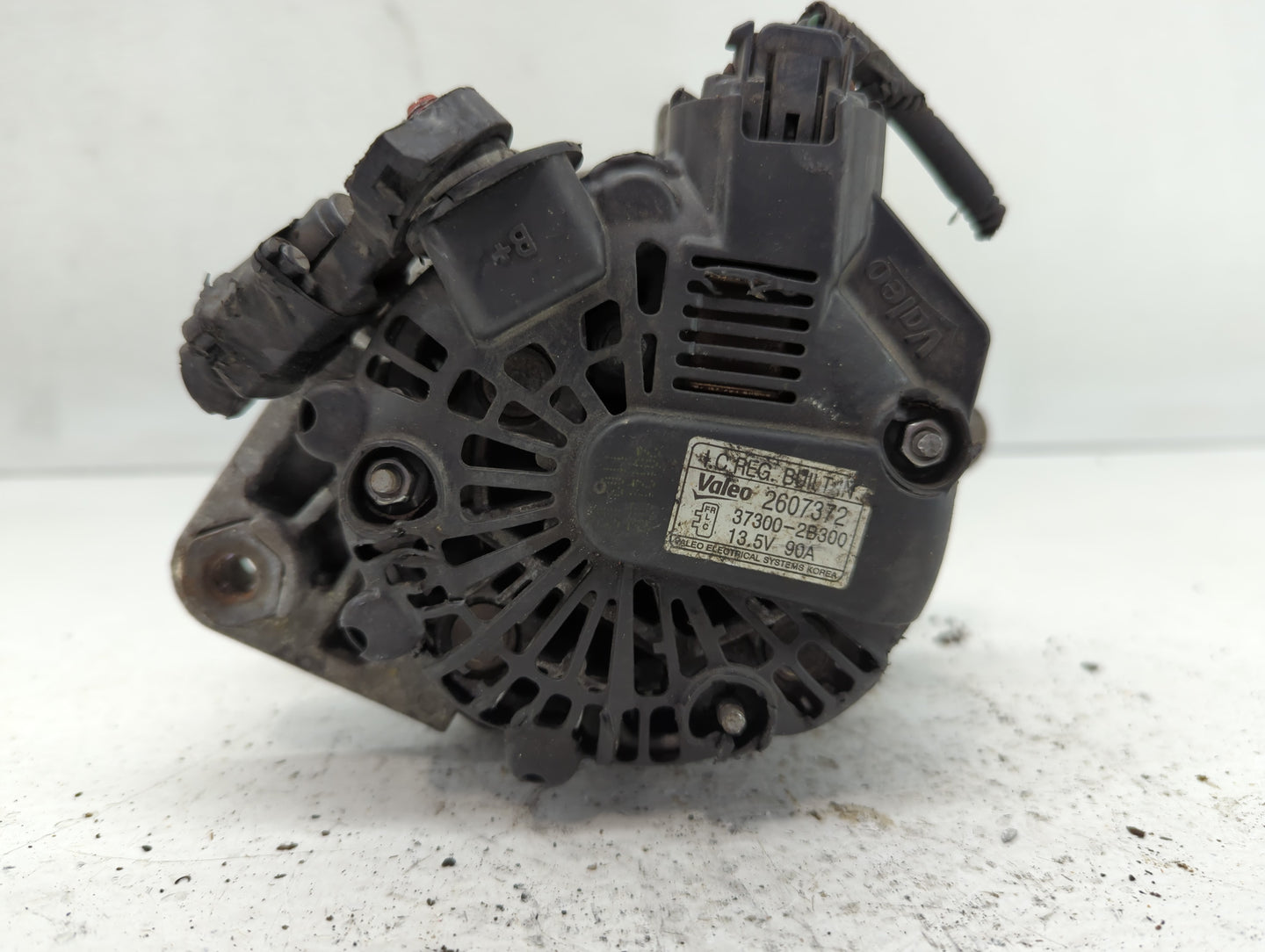 2012-2014 Hyundai Accent Alternator Replacement Generator Charging Assembly Engine OEM P/N:2607372 37300-2B300 Fits OEM Used