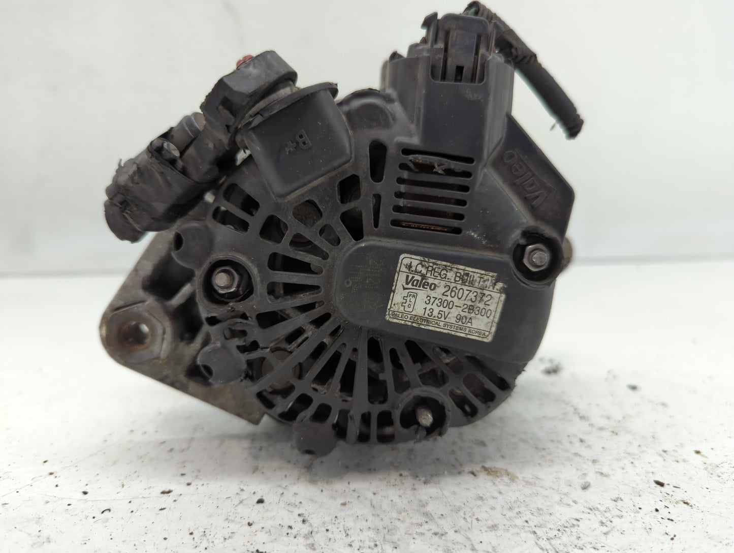2012-2014 Hyundai Accent Alternator Replacement Generator Charging Assembly Engine OEM P/N:2607372 37300-2B300 Fits OEM Used