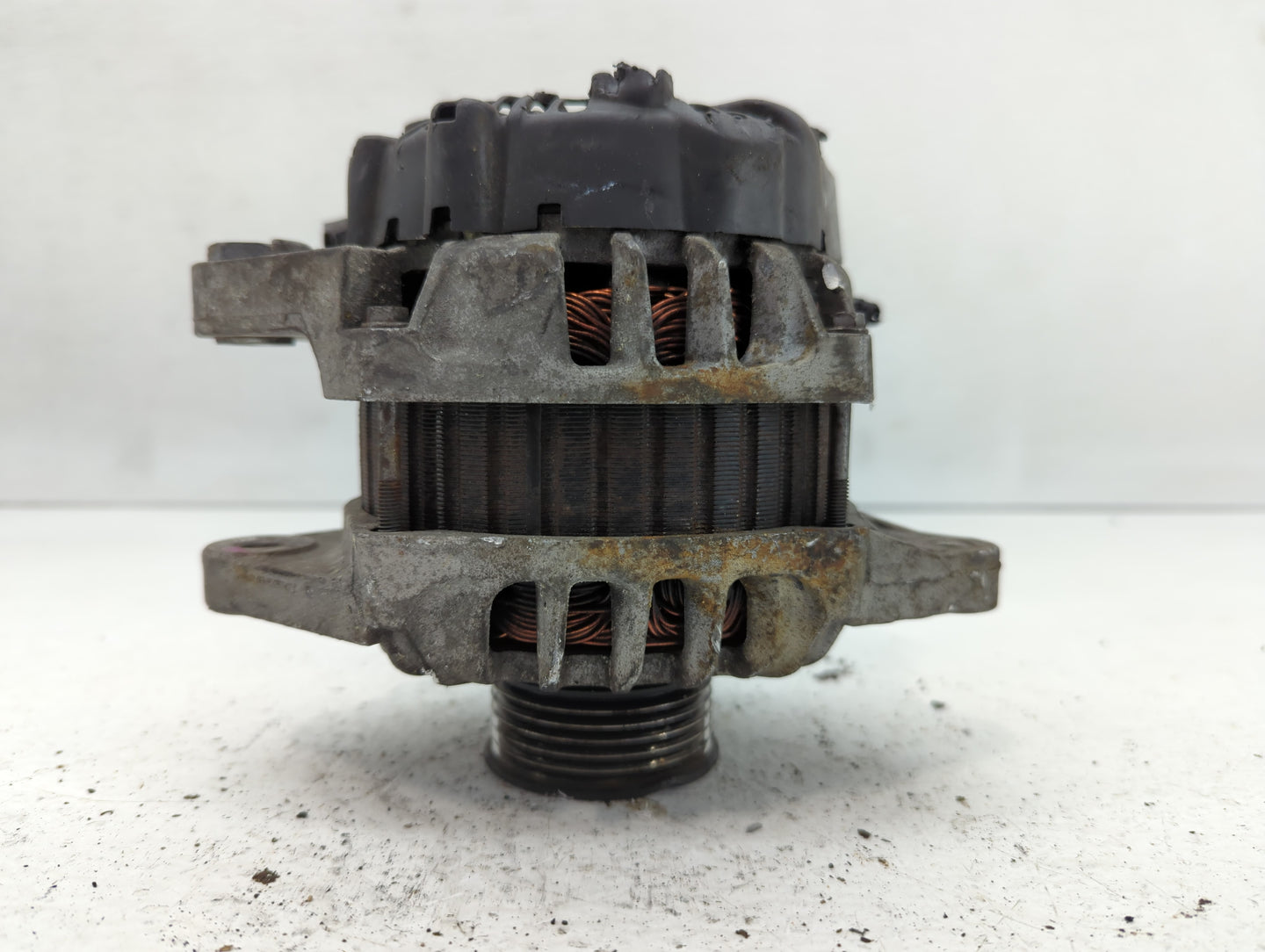 2012-2014 Hyundai Accent Alternator Replacement Generator Charging Assembly Engine OEM P/N:2607372 37300-2B300 Fits OEM Used