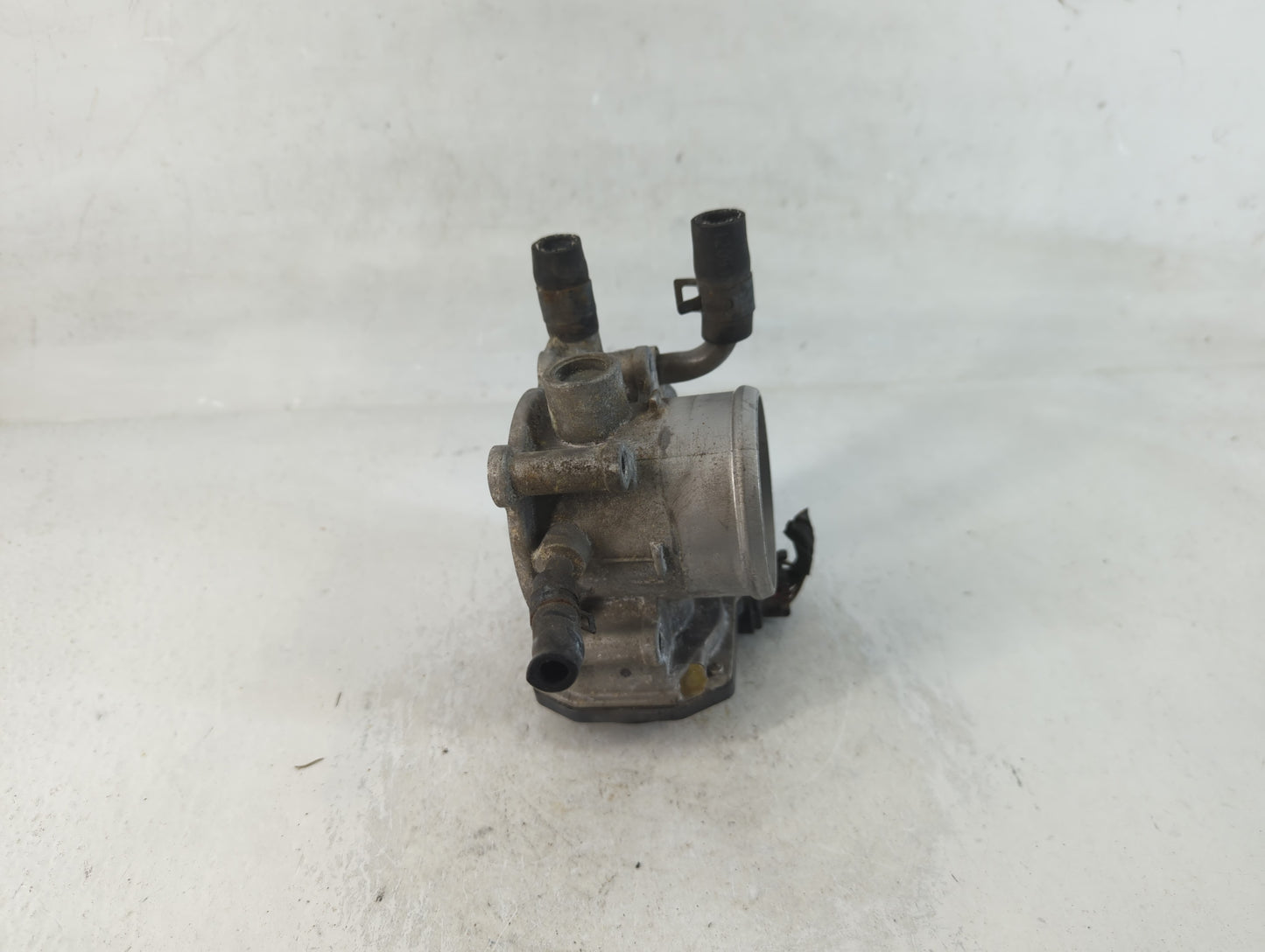 2012-2019 Hyundai Accent Throttle Body P/N:35100-2B300 Fits Fits 2012 2013 2014 2015 2016 2017 2018 2019 OEM Used Auto Parts