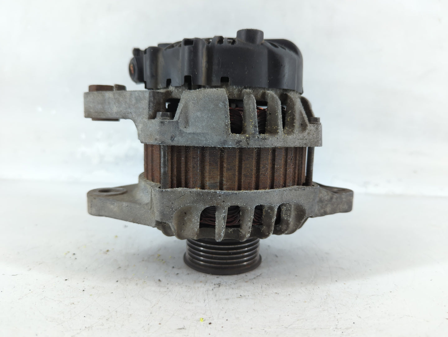 2012-2014 Hyundai Accent Alternator Replacement Generator Charging Assembly Engine OEM P/N:2607372 37300-2B300 Fits OEM Used