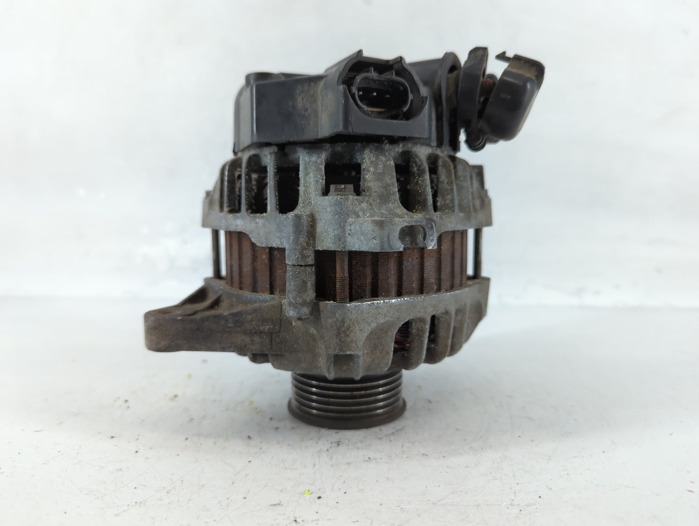 2012-2014 Hyundai Accent Alternator Replacement Generator Charging Assembly Engine OEM P/N:2607372 37300-2B300 Fits OEM Used