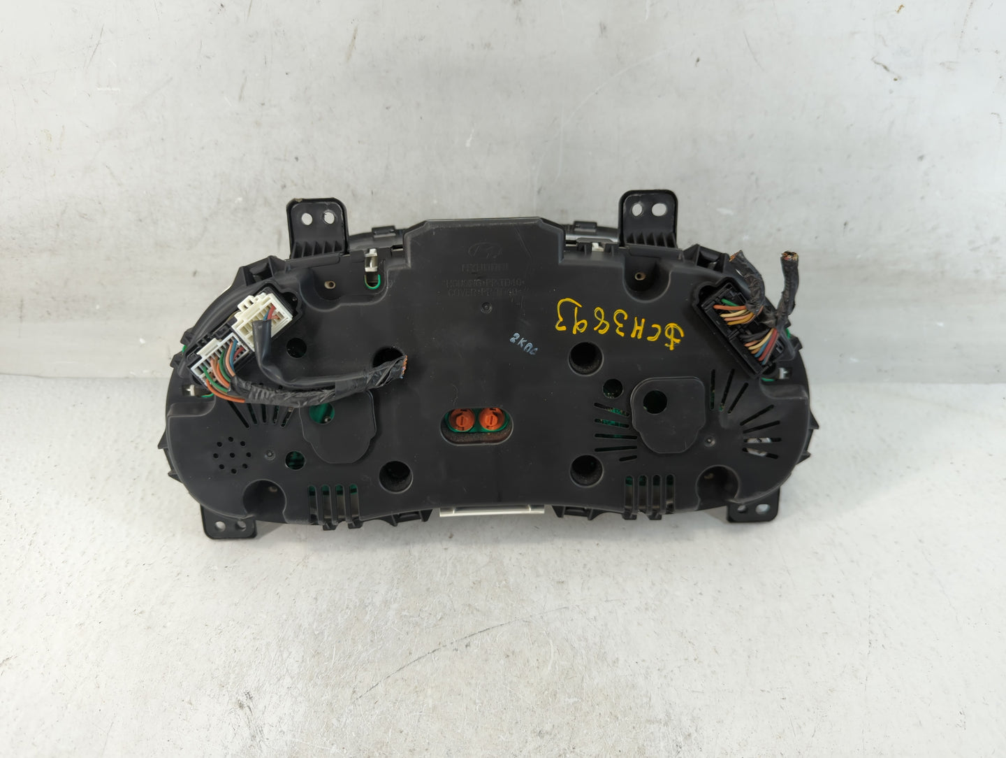 2012-2013 Hyundai Accent Instrument Cluster Speedometer Gauges P/N:94001-1R010 Fits Fits 2012 2013 OEM Used Auto Parts - Oem