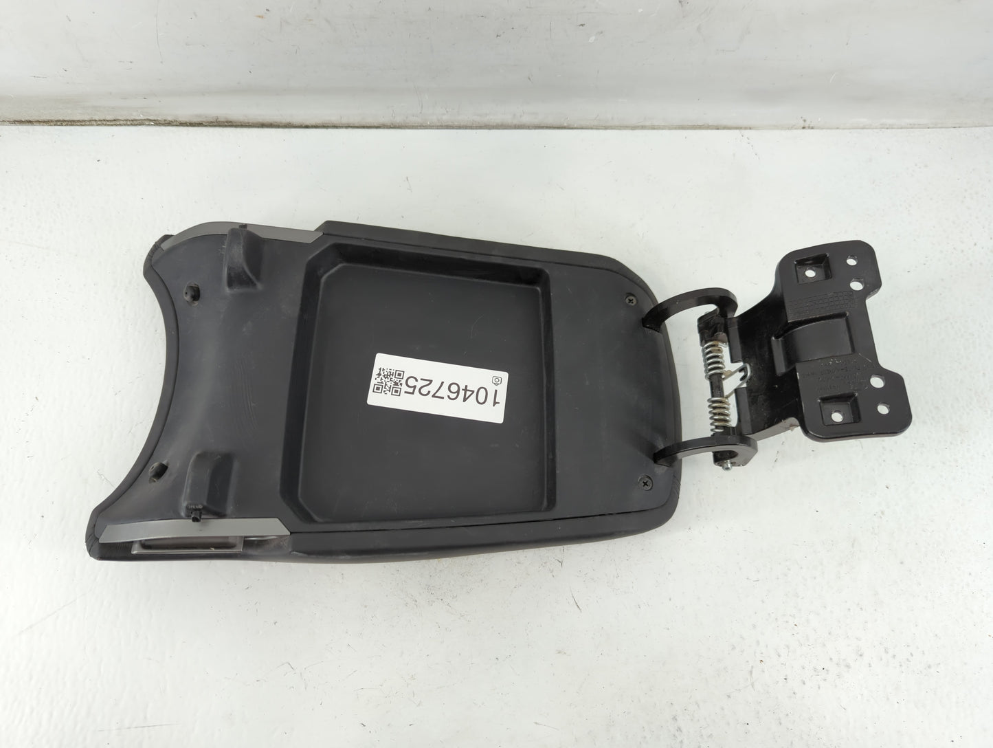 2012-2017 Hyundai Azera Center Console Armrest Cover Lid P/N:K84660-3V072 Fits Fits 2012 2013 2014 2015 2016 2017 OEM Used A