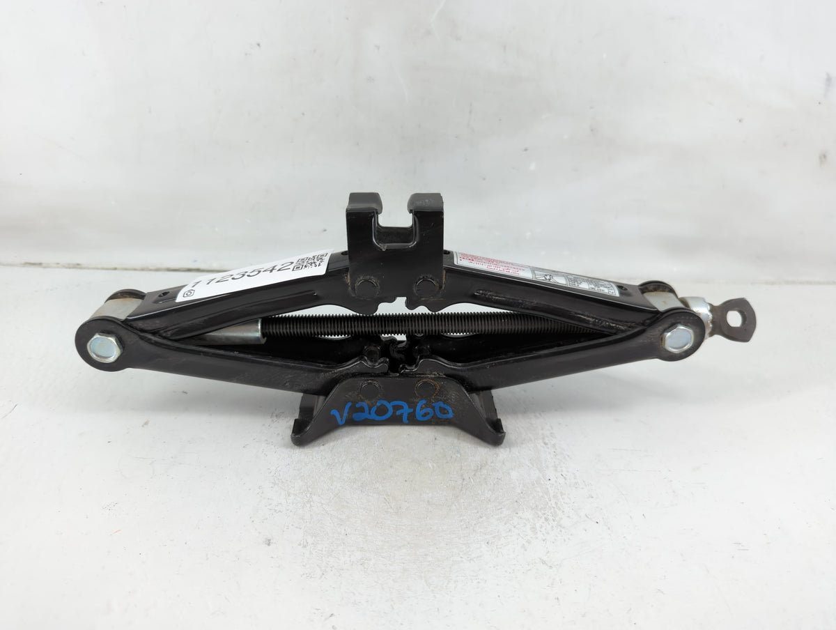 2013 Hyundai Azera Spare Scissor Car Jack 1123542 - Oemusedautoparts1.com