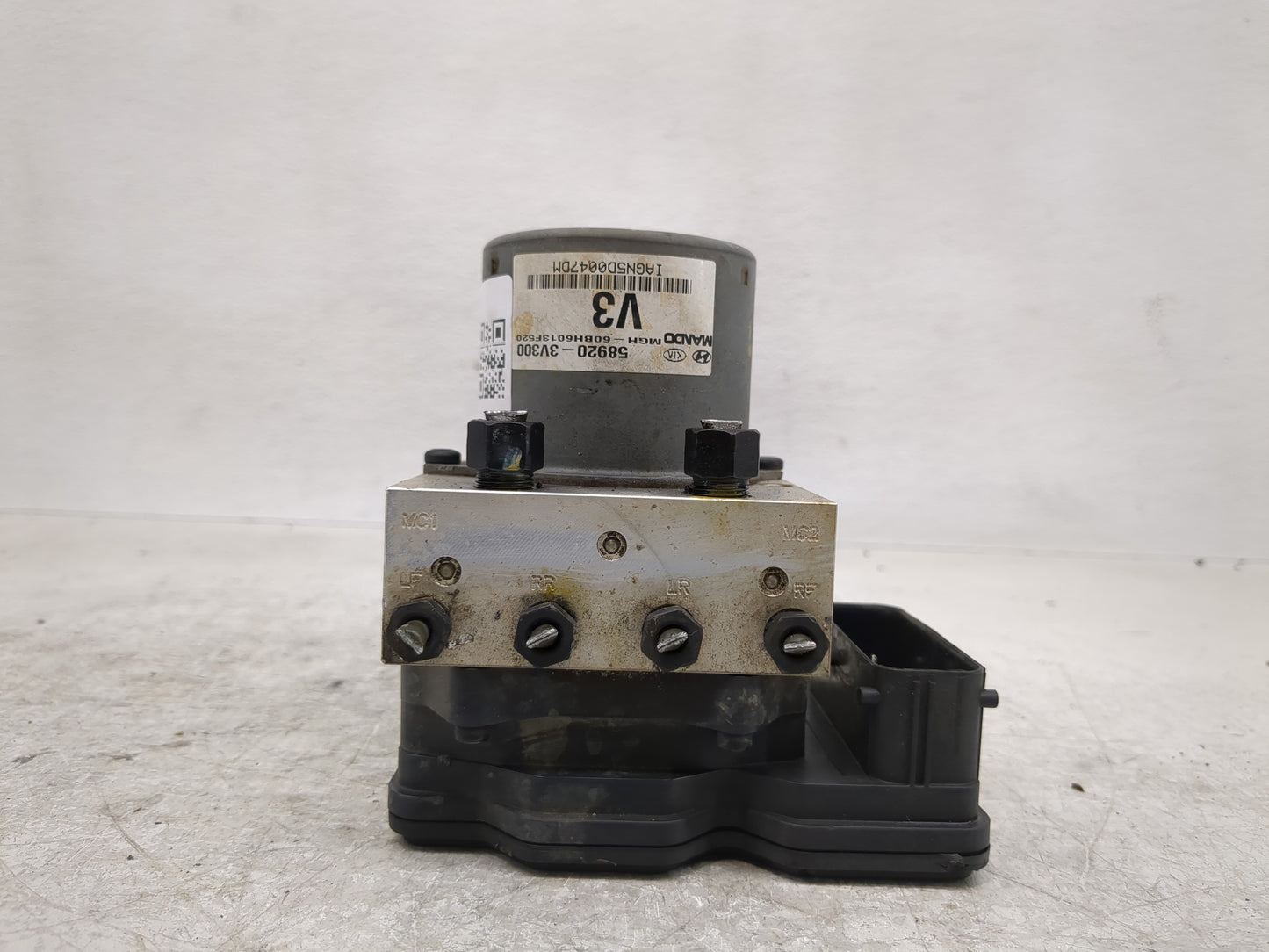 2012-2014 Hyundai Azera ABS Pump Control Module Replacement P/N:BE6003F502 Fits Fits 2012 2013 2014 OEM Used Auto Parts - Oe
