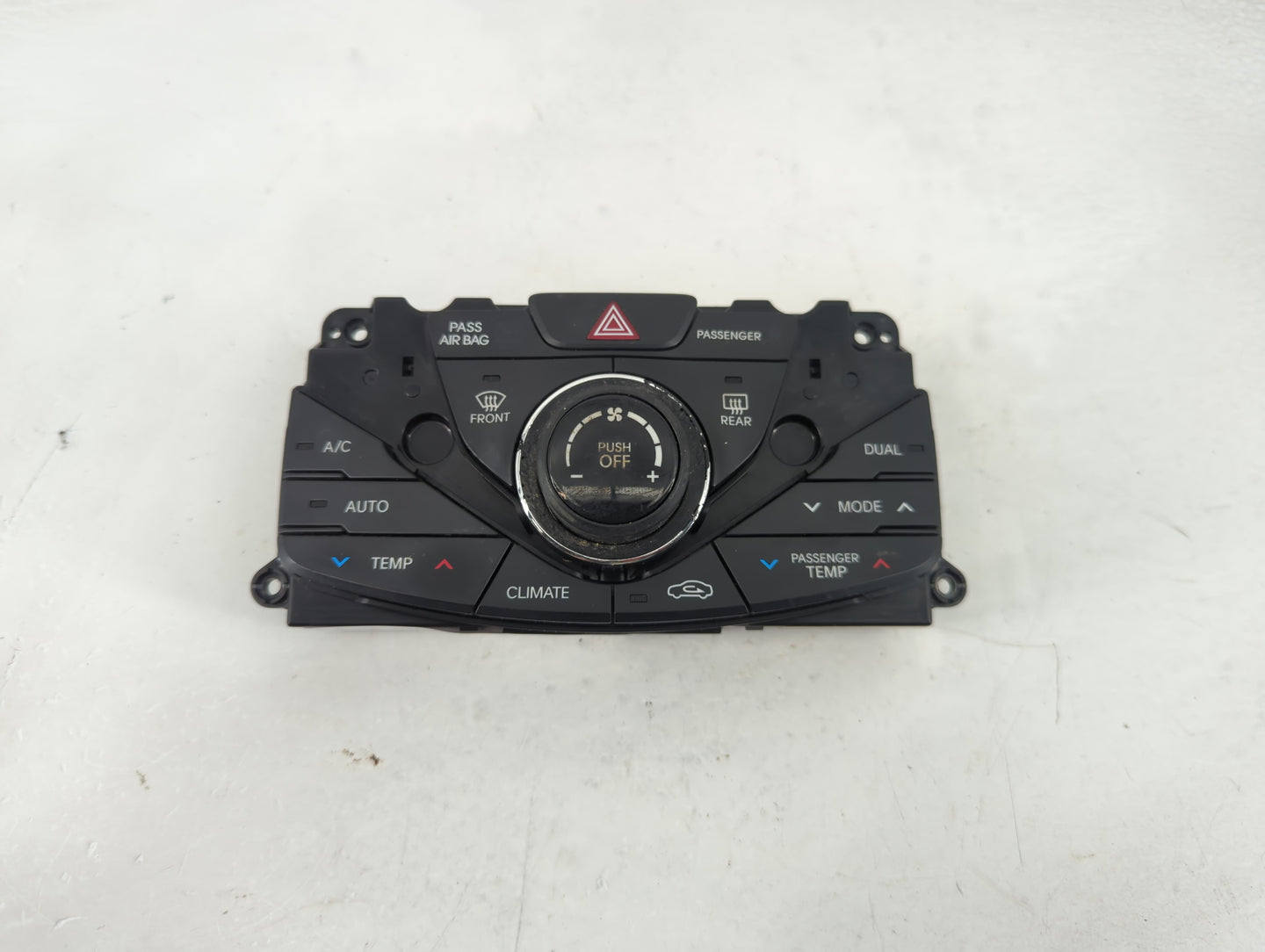 2012-2013 Hyundai Azera Climate Control Module Temperature AC/Heater Replacement Fits Fits 2012 2013 OEM Used Auto Parts - O