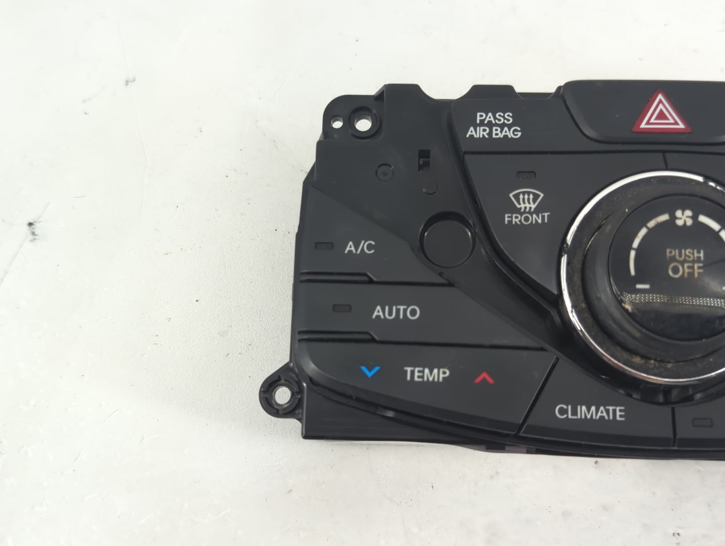 2012-2013 Hyundai Azera Climate Control Module Temperature AC/Heater Replacement Fits Fits 2012 2013 OEM Used Auto Parts - O