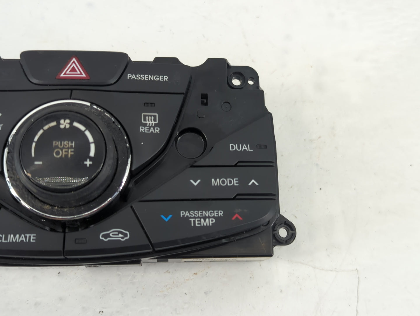 2012-2013 Hyundai Azera Climate Control Module Temperature AC/Heater Replacement Fits Fits 2012 2013 OEM Used Auto Parts - O