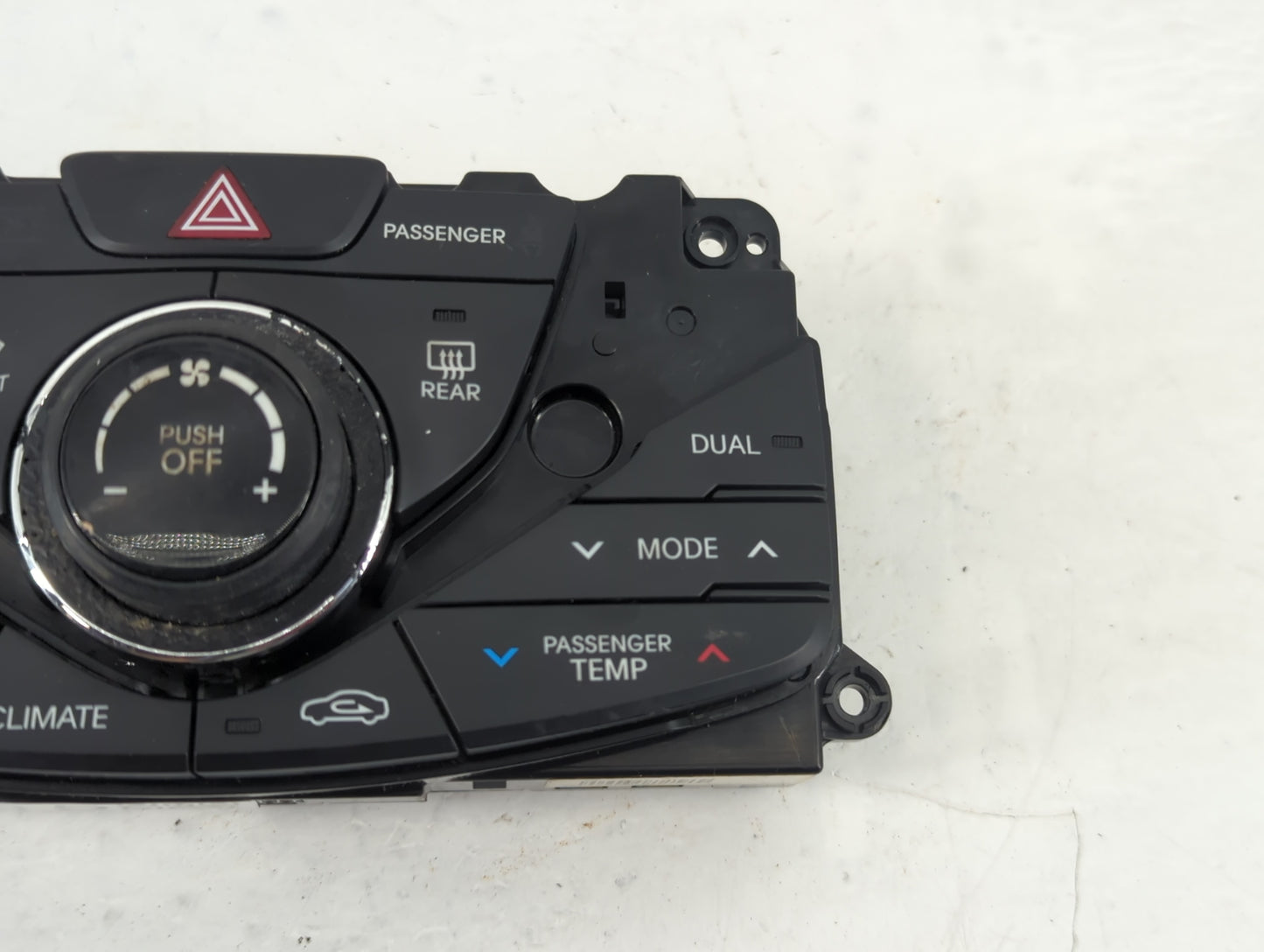 2012-2013 Hyundai Azera Climate Control Module Temperature AC/Heater Replacement Fits Fits 2012 2013 OEM Used Auto Parts - O