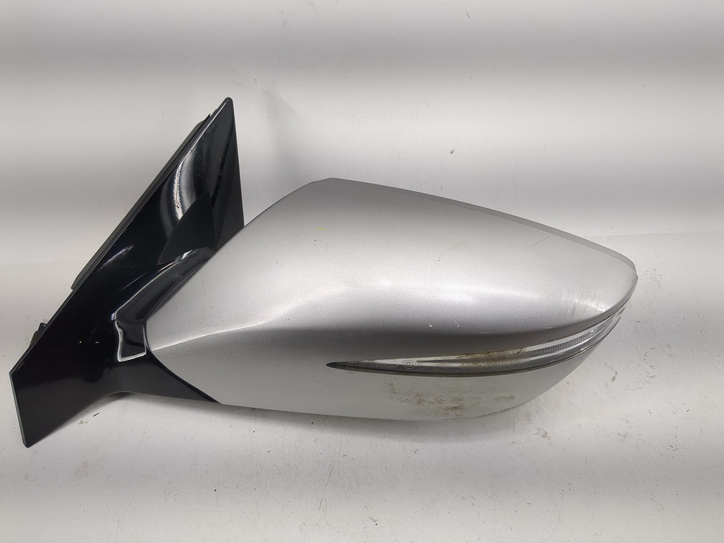 2012-2013 Hyundai Azera Side Mirror Replacement Driver Left View Door Mirror P/N:E4023505 Fits Fits 2012 2013 OEM Used Auto 