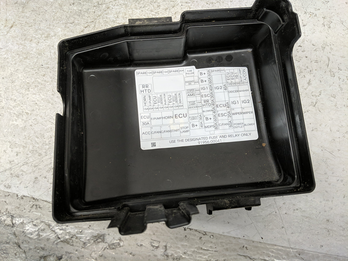 2012-2013 Hyundai Azera Fusebox Fuse Box Panel Relay Module P/N:91956-00041 91206 3V041 Fits Fits 2012 2013 OEM Used Auto Pa