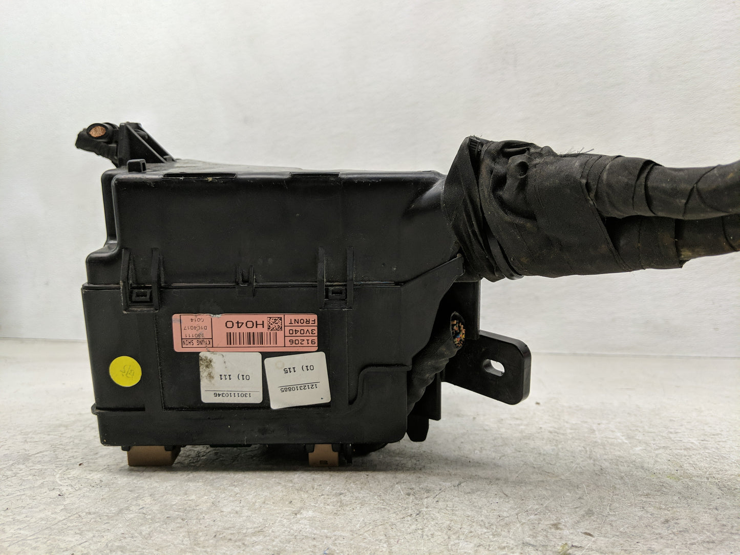 2012-2013 Hyundai Azera Fusebox Fuse Box Panel Relay Module P/N:91956-00041 91206 3V041 Fits Fits 2012 2013 OEM Used Auto Pa