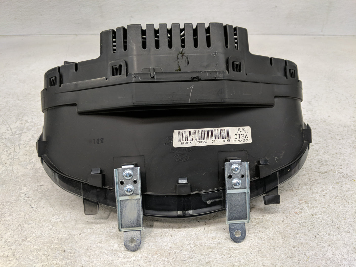 2012-2013 Hyundai Azera Instrument Cluster Speedometer Gauges P/N:94001-3V100 Fits Fits 2012 2013 OEM Used Auto Parts - Oemu