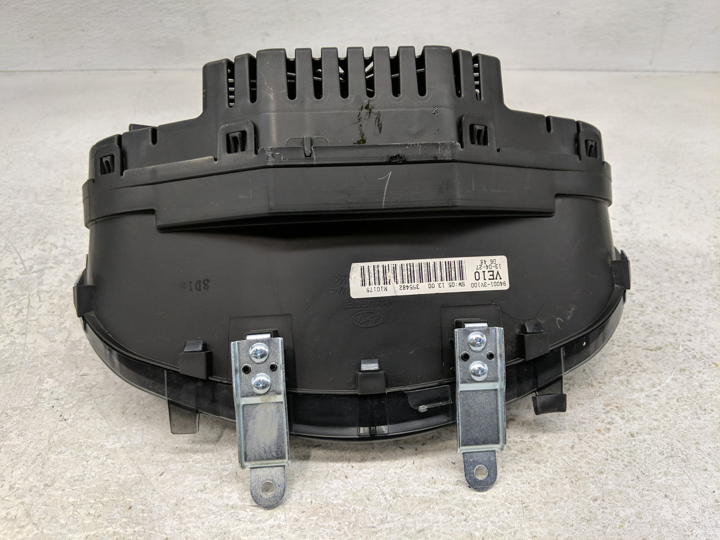 2012-2013 Hyundai Azera Instrument Cluster Speedometer Gauges P/N:94001-3V100 Fits Fits 2012 2013 OEM Used Auto Parts - Oemu