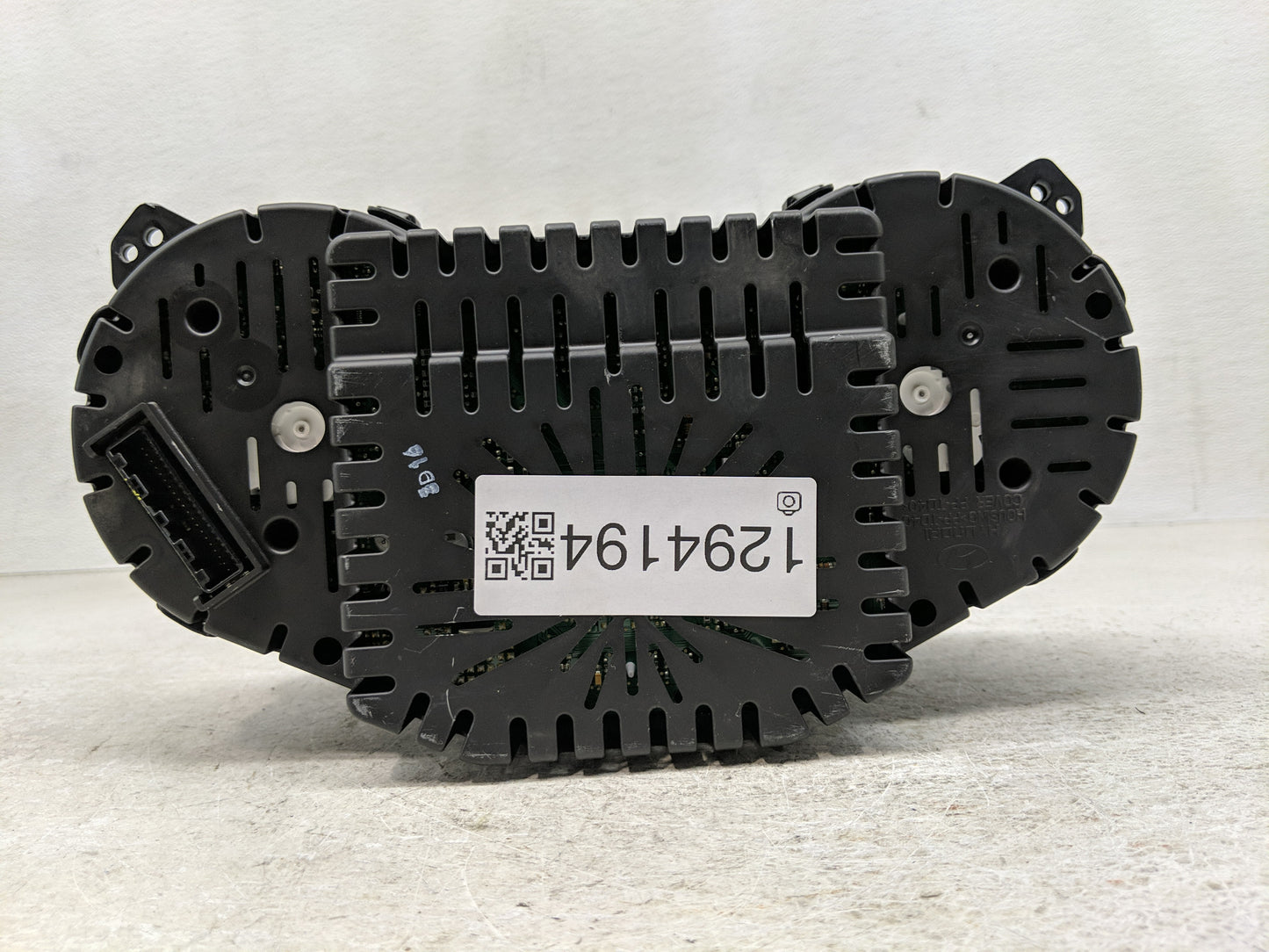 2012-2013 Hyundai Azera Instrument Cluster Speedometer Gauges P/N:94001-3V100 Fits Fits 2012 2013 OEM Used Auto Parts - Oemu