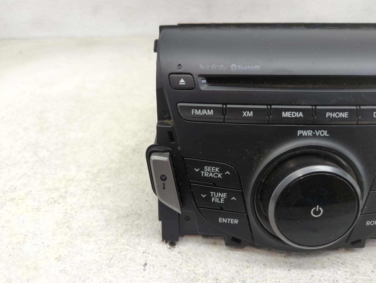 2012-2013 Hyundai Azera Radio AM FM Cd Player Receiver Replacement P/N:96560-3V4014X Fits Fits 2012 2013 OEM Used Auto Parts