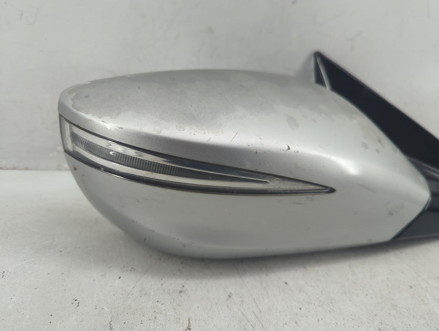 2012-2013 Hyundai Azera Passenger Side View Mirror - Right Door Mirror OEM Used - Oemusedautoparts1.com