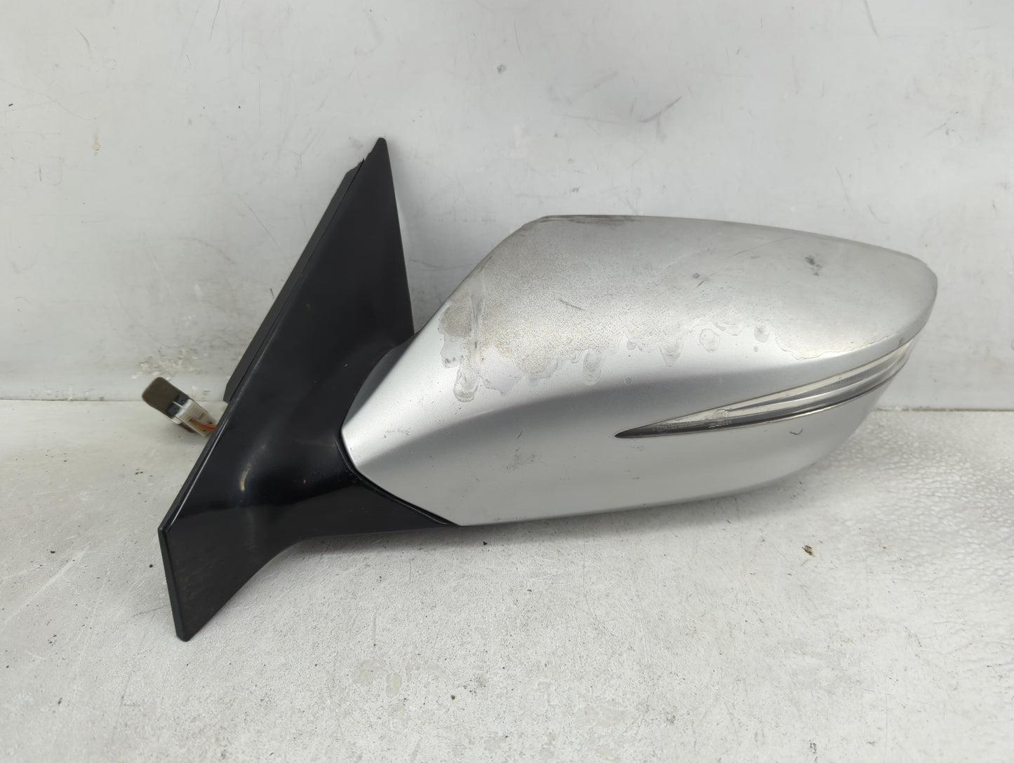 2012-2013 Hyundai Azera Driver Side View Mirror - Left Door Mirror OEM Used - Oemusedautoparts1.com