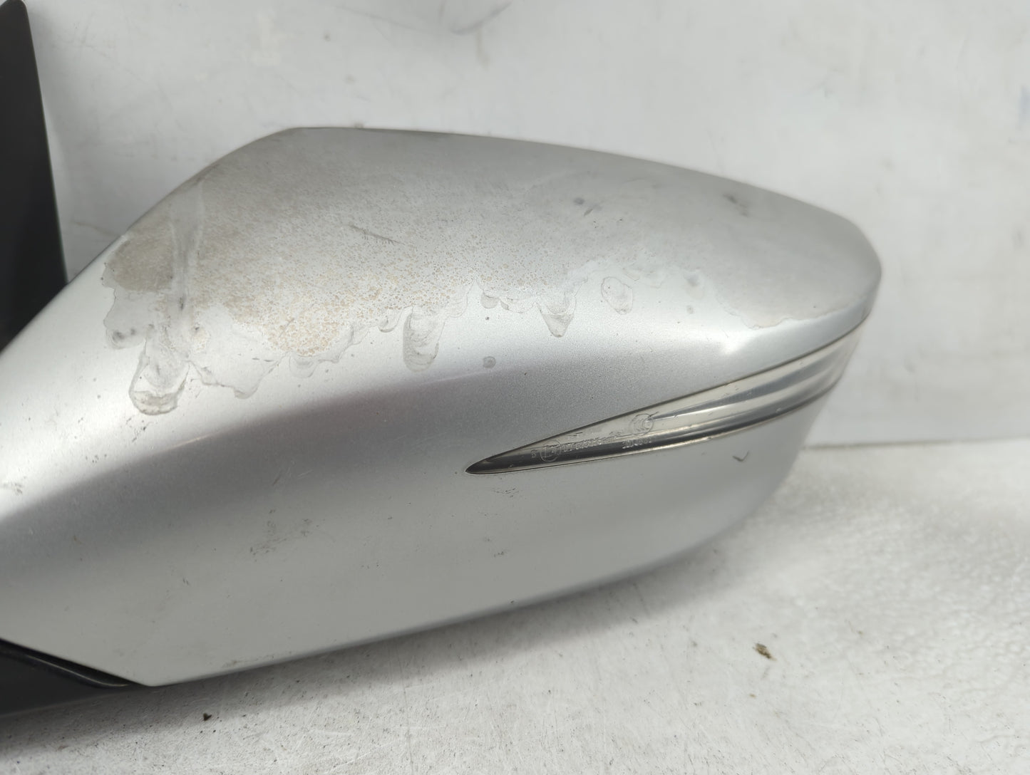 2012-2013 Hyundai Azera Driver Side View Mirror - Left Door Mirror OEM Used - Oemusedautoparts1.com