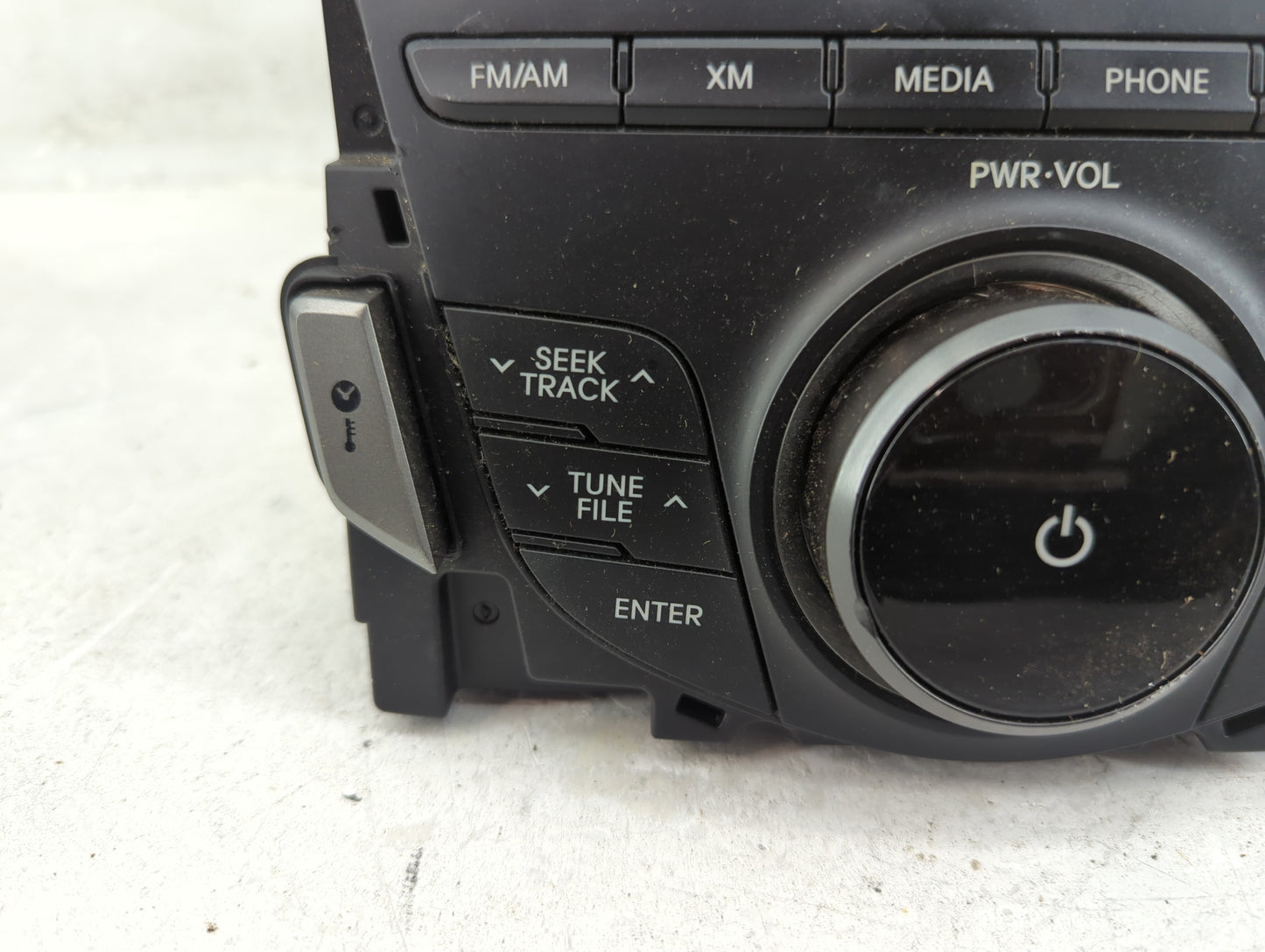 2012-2013 Hyundai Azera Radio Control Panel - Oemusedautoparts1.com