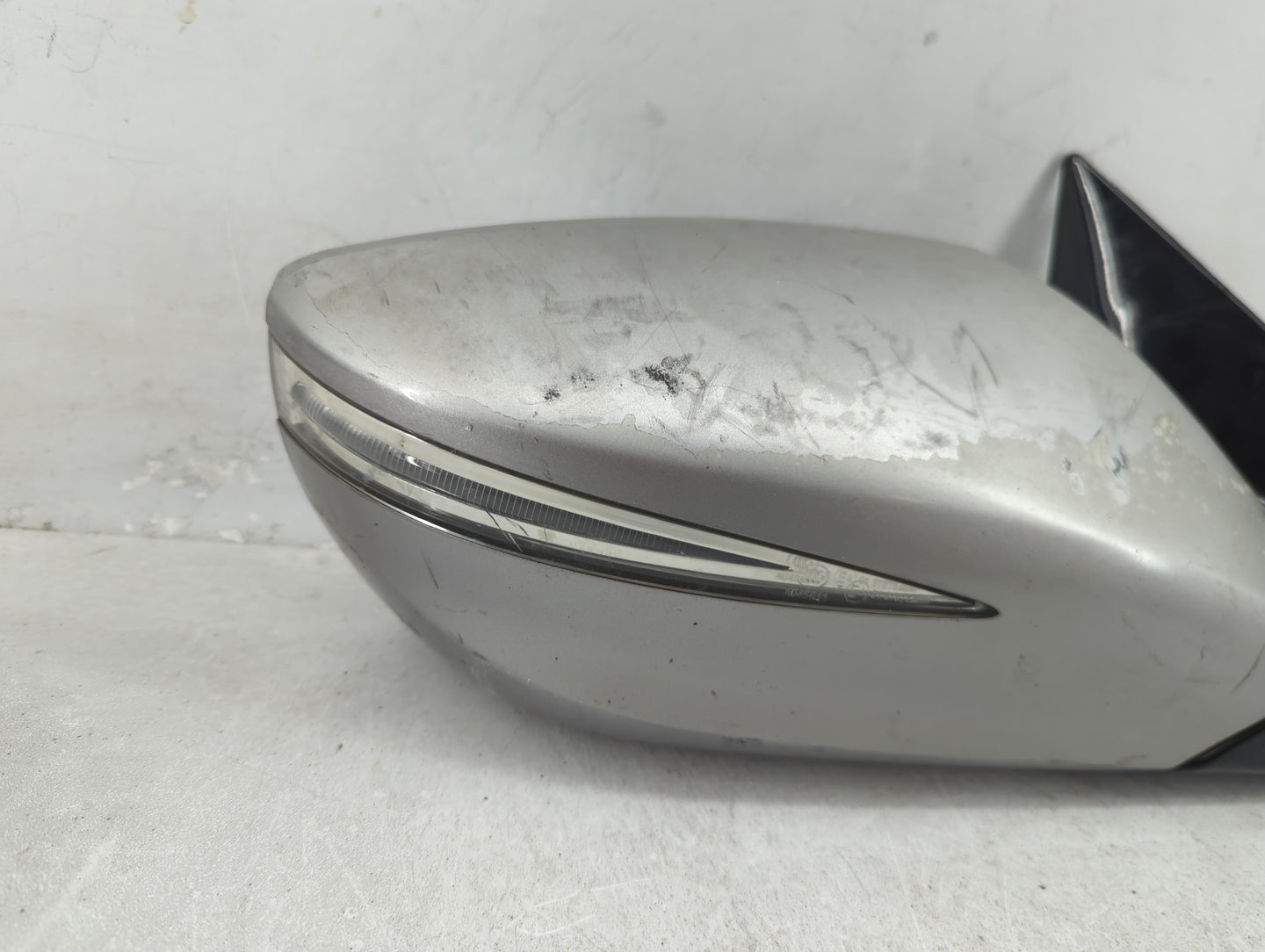2012-2013 Hyundai Azera Passenger Side View Mirror - Right Door Mirror OEM Used - Oemusedautoparts1.com