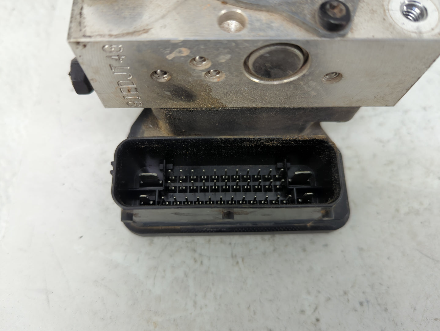 2012-2014 Hyundai Azera ABS Pump Control Module Replacement P/N:58920-3V300 Fits Fits 2012 2013 2014 OEM Used Auto Parts - O