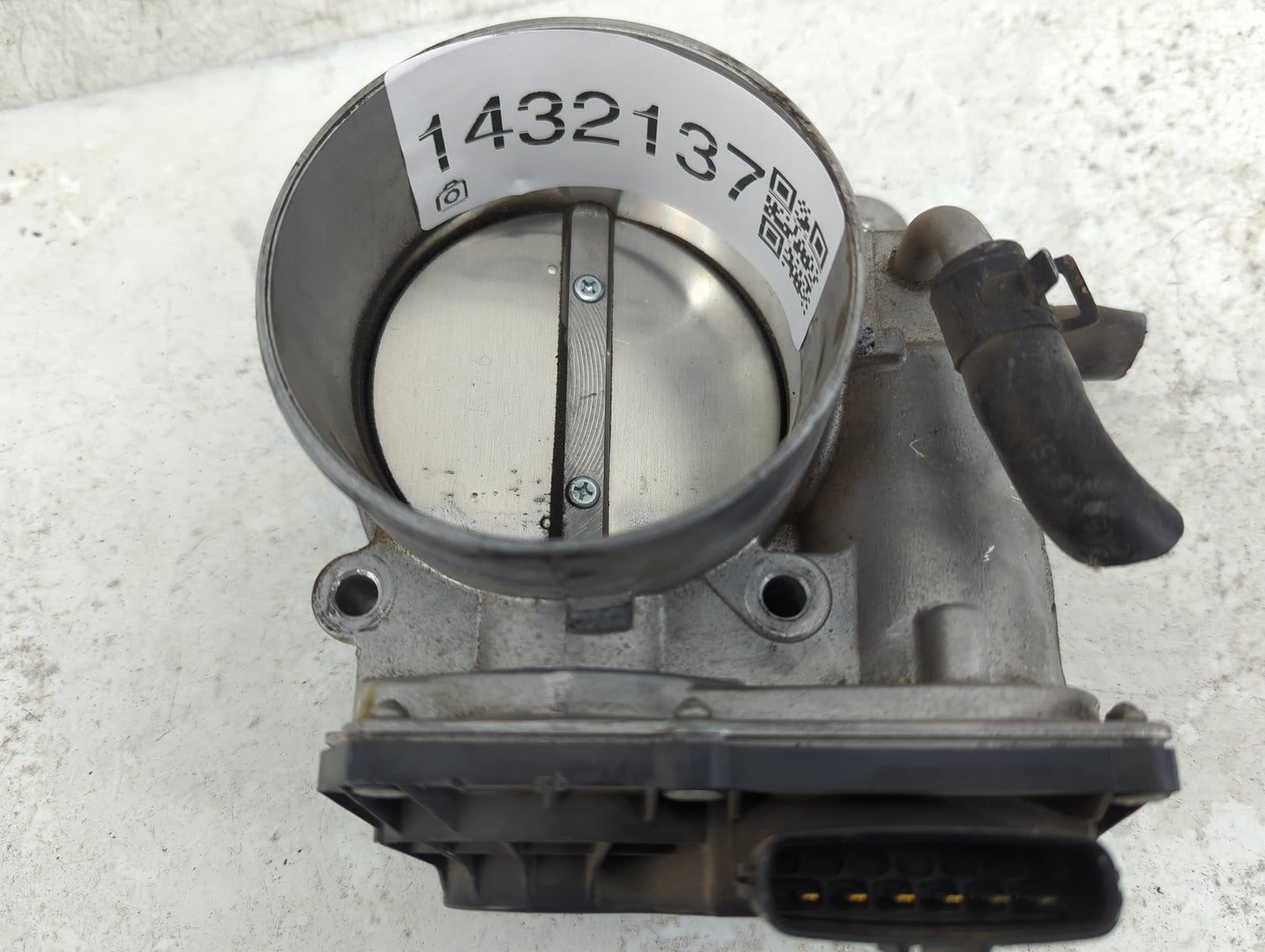 2012-2017 Hyundai Azera Throttle Body P/N:35100-3CAA0 Fits Fits 2012 2013 2014 2015 2016 2017 2018 OEM Used Auto Parts - Oem