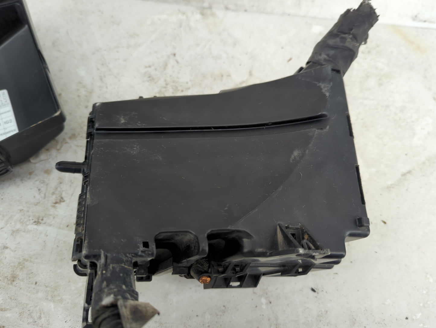 2012-2013 Hyundai Azera Fusebox Fuse Box Panel Relay Module P/N:912063V040 1208060132, 1208280154, 91206-3V040 Fits Fits 201