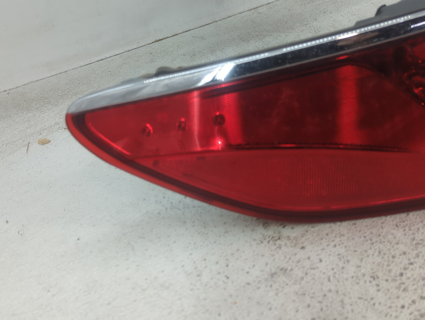 2012-2017 Hyundai Azera Tail Light Assembly Passenger Right OEM P/N:92403-3V0 Fits Fits 2012 2013 2014 2015 2016 2017 OEM Us