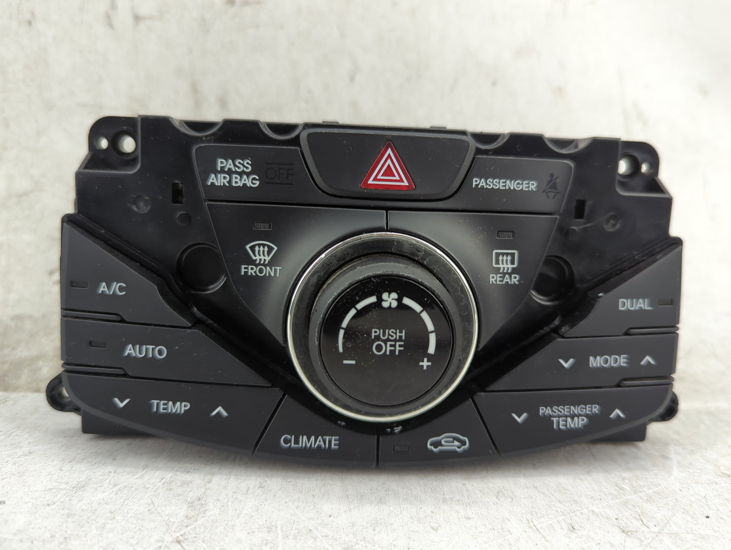 2013 Hyundai Azera Climate Control Module Temperature AC/Heater Replacement P/N:97250-3VXXX Fits OEM Used Auto Parts - Oemus
