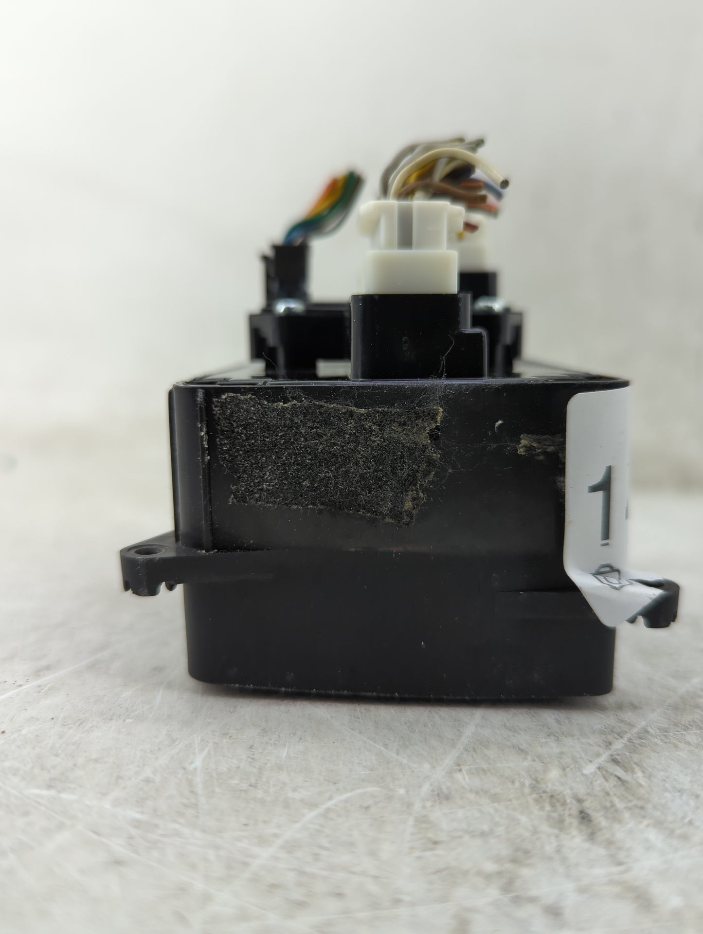2013 Hyundai Azera Climate Control Module Temperature AC/Heater Replacement P/N:29911625 Fits OEM Used Auto Parts - Oemuseda