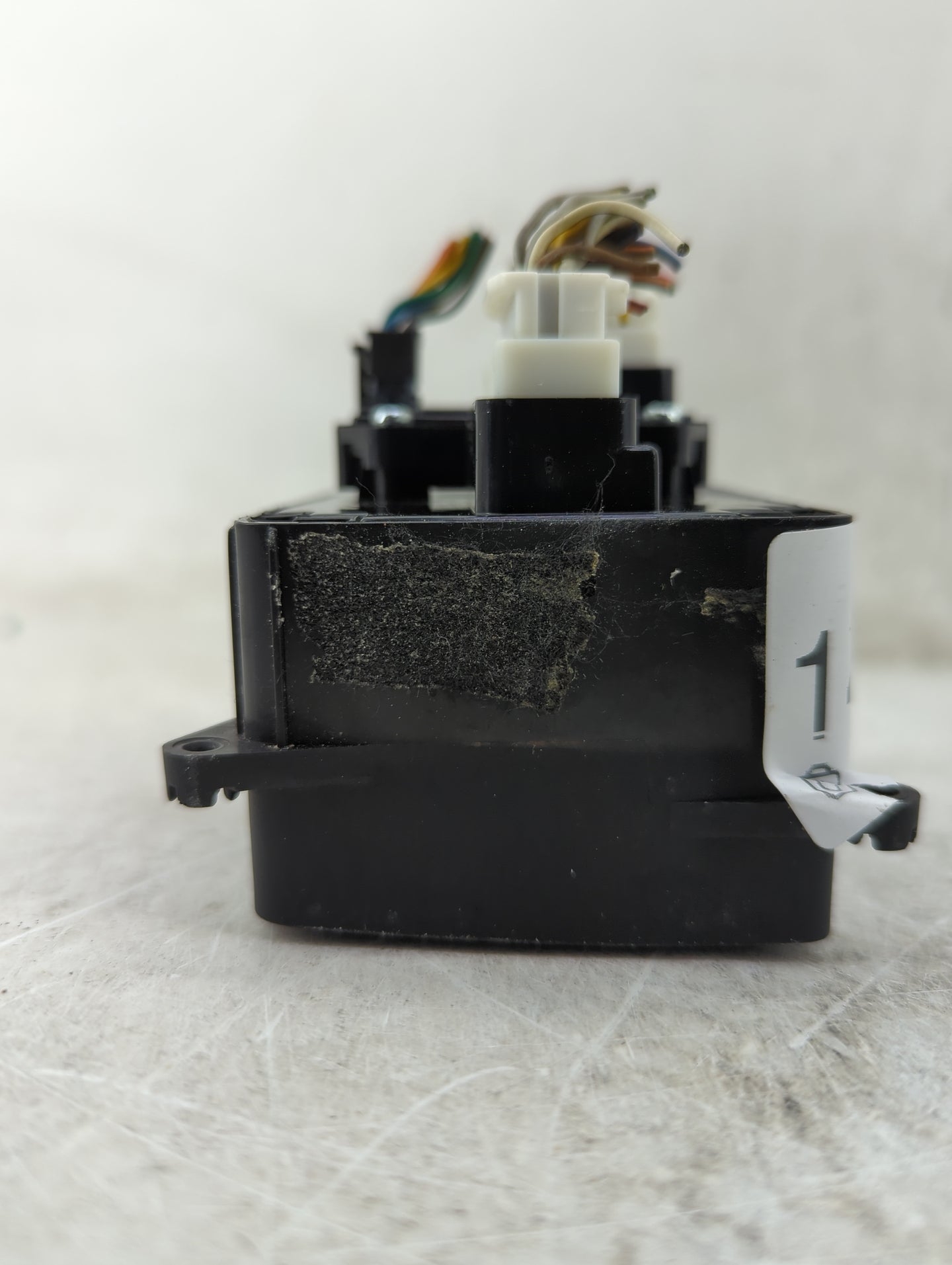 2013 Hyundai Azera Climate Control Module Temperature AC/Heater Replacement P/N:29911625 Fits OEM Used Auto Parts - Oemuseda
