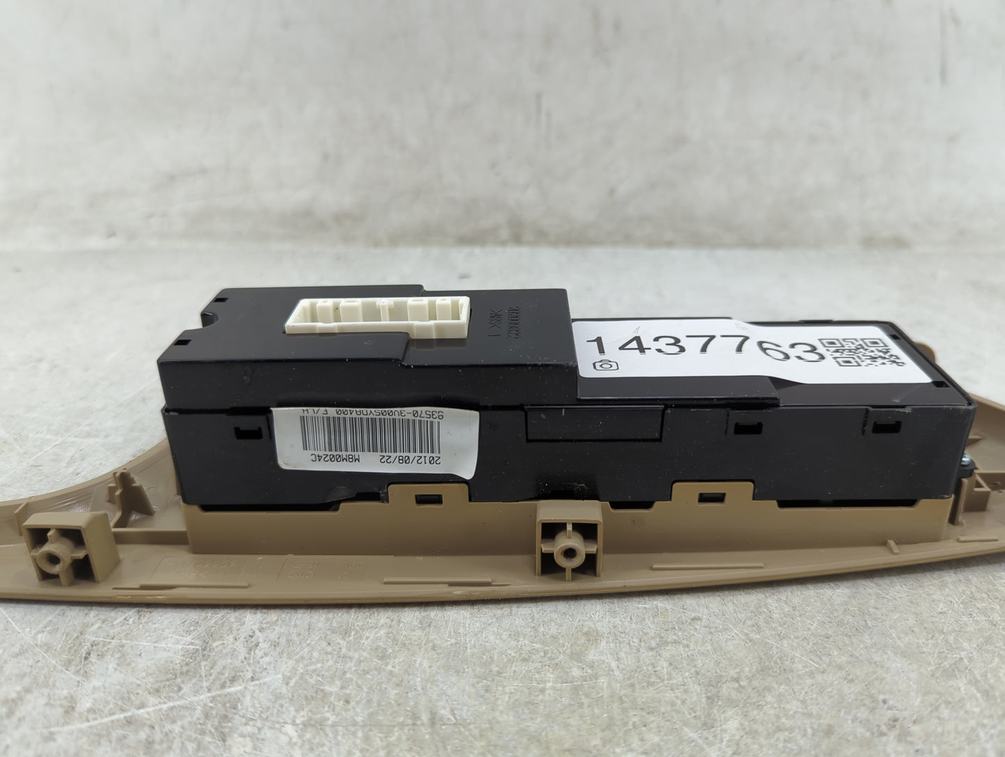 2012-2013 Hyundai Azera Master Power Window Switch Replacement Driver Side Left P/N:93570-3V005 Fits Fits 2012 2013 OEM Used