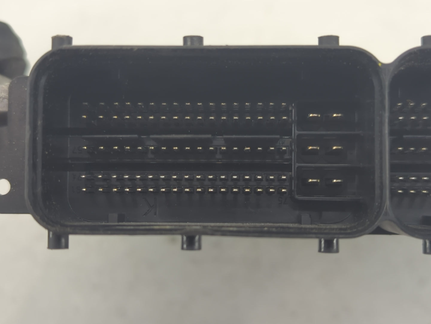 2012-2017 Hyundai Azera PCM Engine Control Computer ECU ECM PCU OEM P/N:CPLA-12B684-YE 0 261 S08 759 Fits OEM Used Auto Part