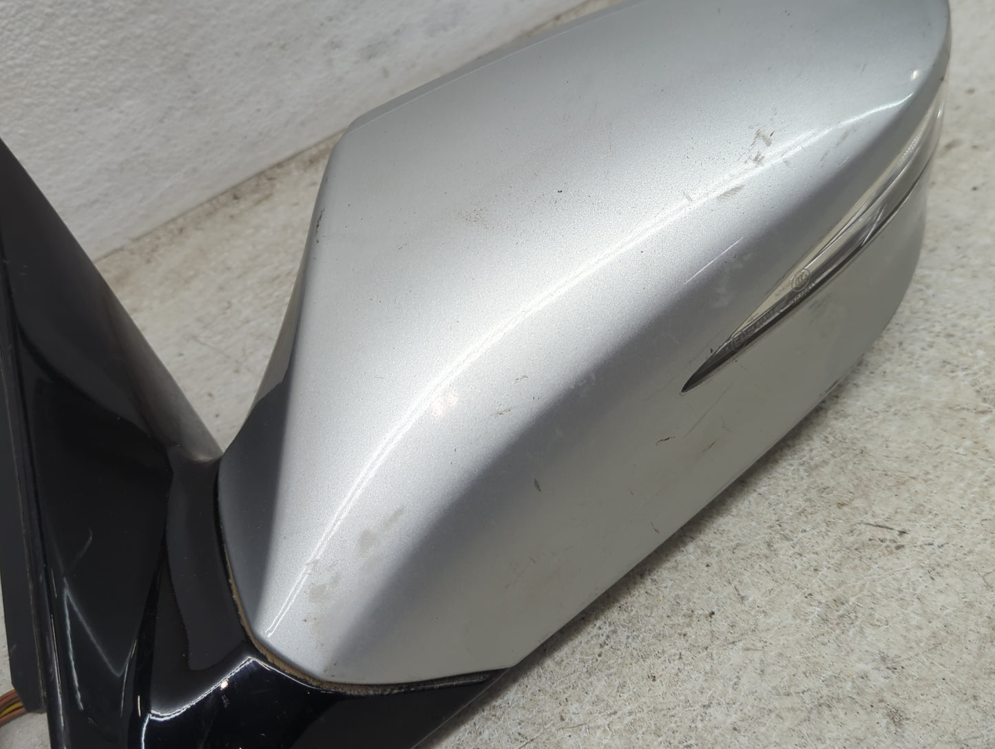 2012-2013 Hyundai Azera Driver Side View Mirror - Left Door Mirror OEM Used - Oemusedautoparts1.com
