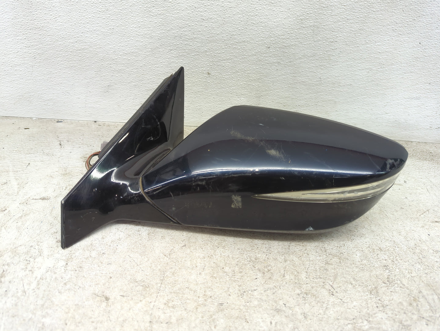 2012-2013 Hyundai Azera Driver Side View Mirror - Left Door Mirror OEM Used - Oemusedautoparts1.com