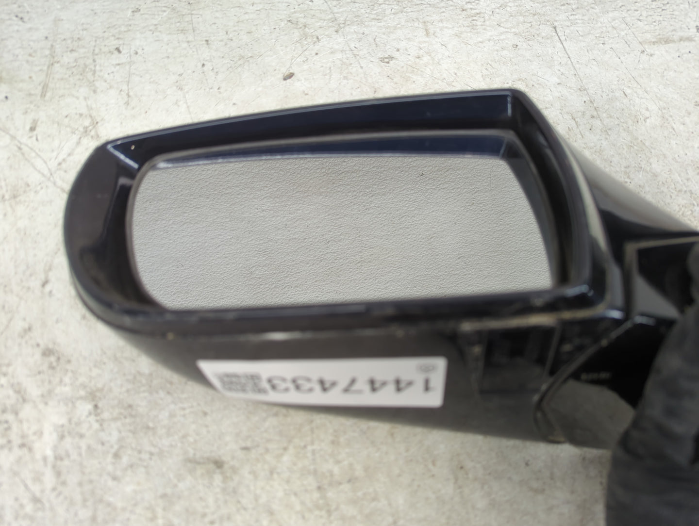 2012-2013 Hyundai Azera Driver Side View Mirror - Left Door Mirror OEM Used - Oemusedautoparts1.com