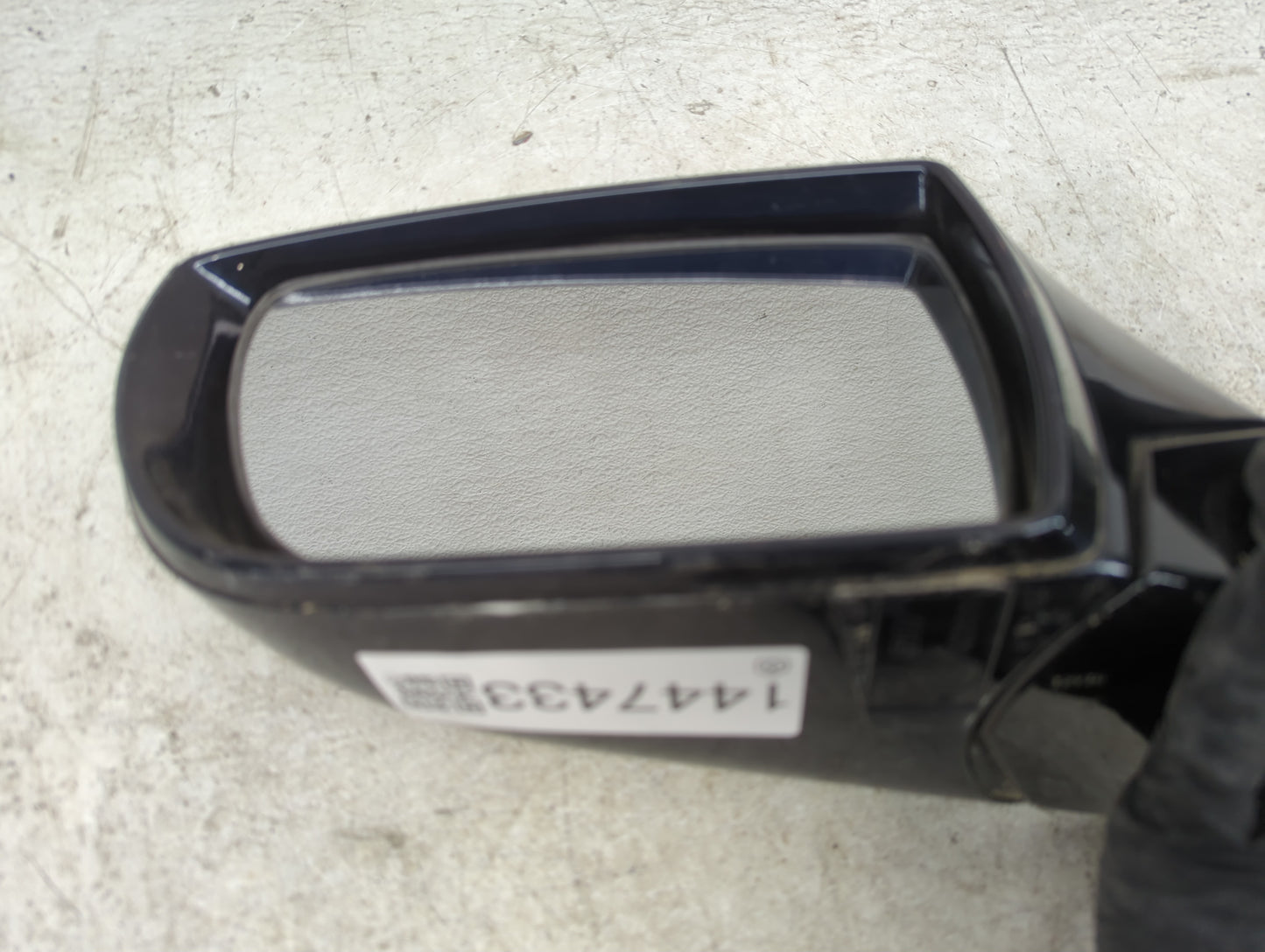 2012-2013 Hyundai Azera Driver Side View Mirror - Left Door Mirror OEM Used - Oemusedautoparts1.com