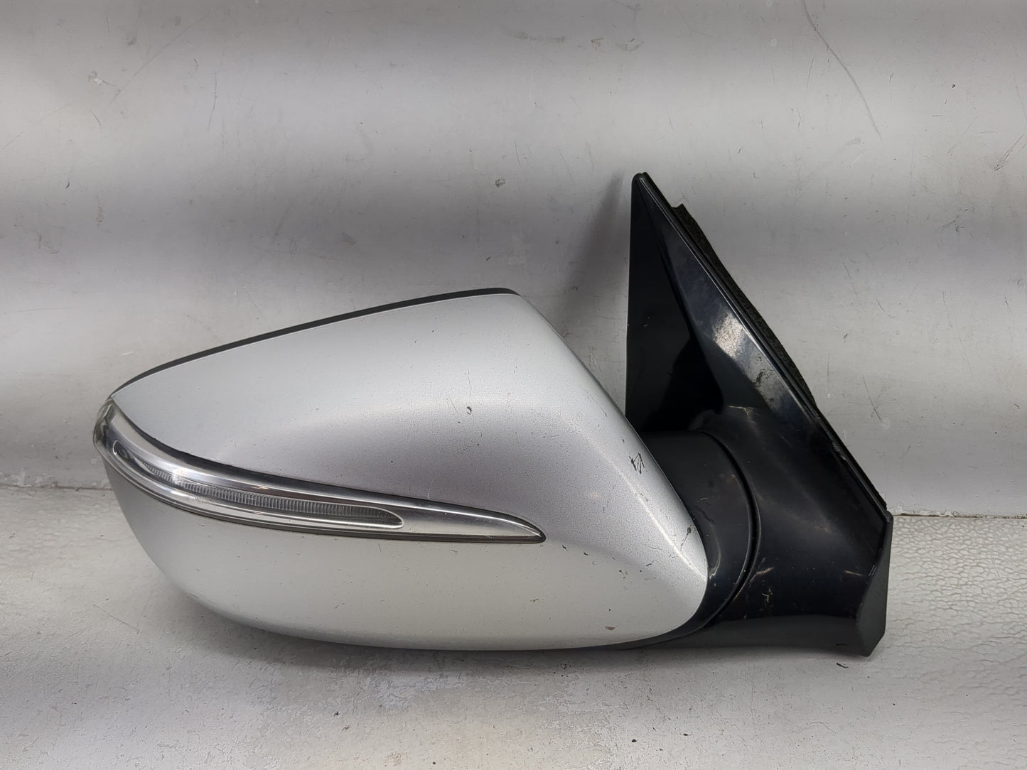 2013 Hyundai Azera Am Fm Cd Player Radio Receiver Silver - Oemusedautoparts1.com