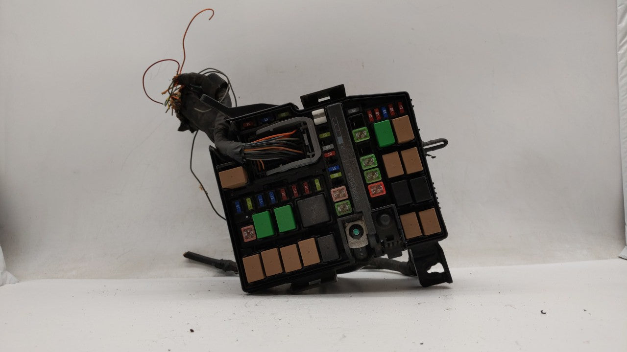 2012-2013 Hyundai Azera Fusebox Fuse Box Panel Relay Module P/N:912063V040 Fits Fits 2012 2013 OEM Used Auto Parts - Oemused