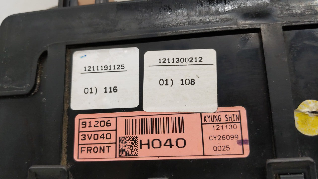 2012-2013 Hyundai Azera Fusebox Fuse Box Panel Relay Module P/N:912063V040 Fits Fits 2012 2013 OEM Used Auto Parts - Oemused