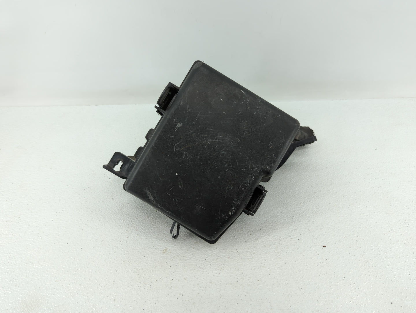 2012-2013 Hyundai Azera Fusebox Fuse Box Panel Relay Module P/N:912063V040 Fits Fits 2012 2013 OEM Used Auto Parts - Oemused
