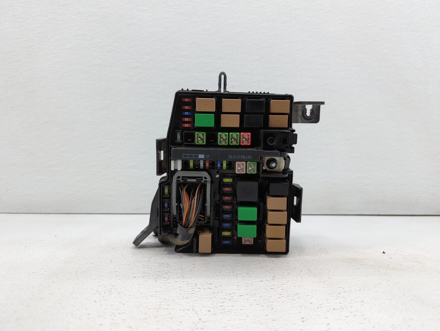 2012-2013 Hyundai Azera Fusebox Fuse Box Panel Relay Module P/N:912063V040 Fits Fits 2012 2013 OEM Used Auto Parts - Oemused